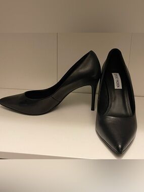 Steve Madden Black Pointed-Toe Stiletto Pumps